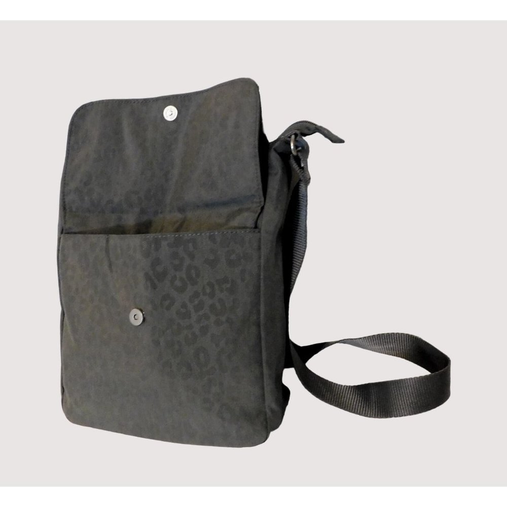 Baggallini Animal Print Crossbody Purse Gray Nylon Adj. Strap 10 in x 10.5 in - Picture 4 of 13